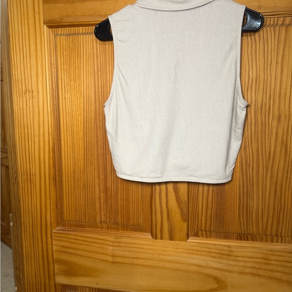 NWT Adorable forever 21  sleeveless collared
Button down summer beige linen crop - Picture 4 of 6